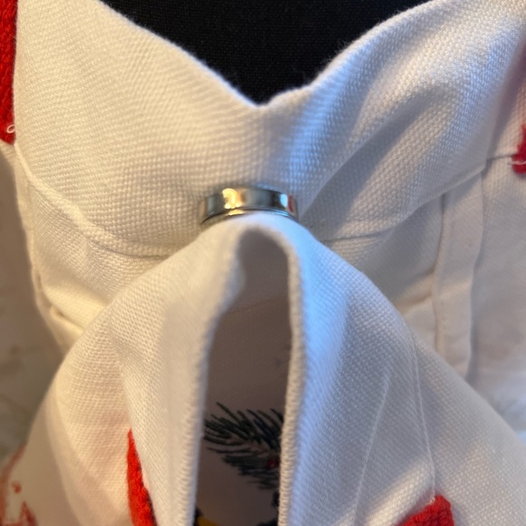 NWT-Twig &Twine Large Canvas white with Red Cardinals tote ❄️ - Picture 4 of 9